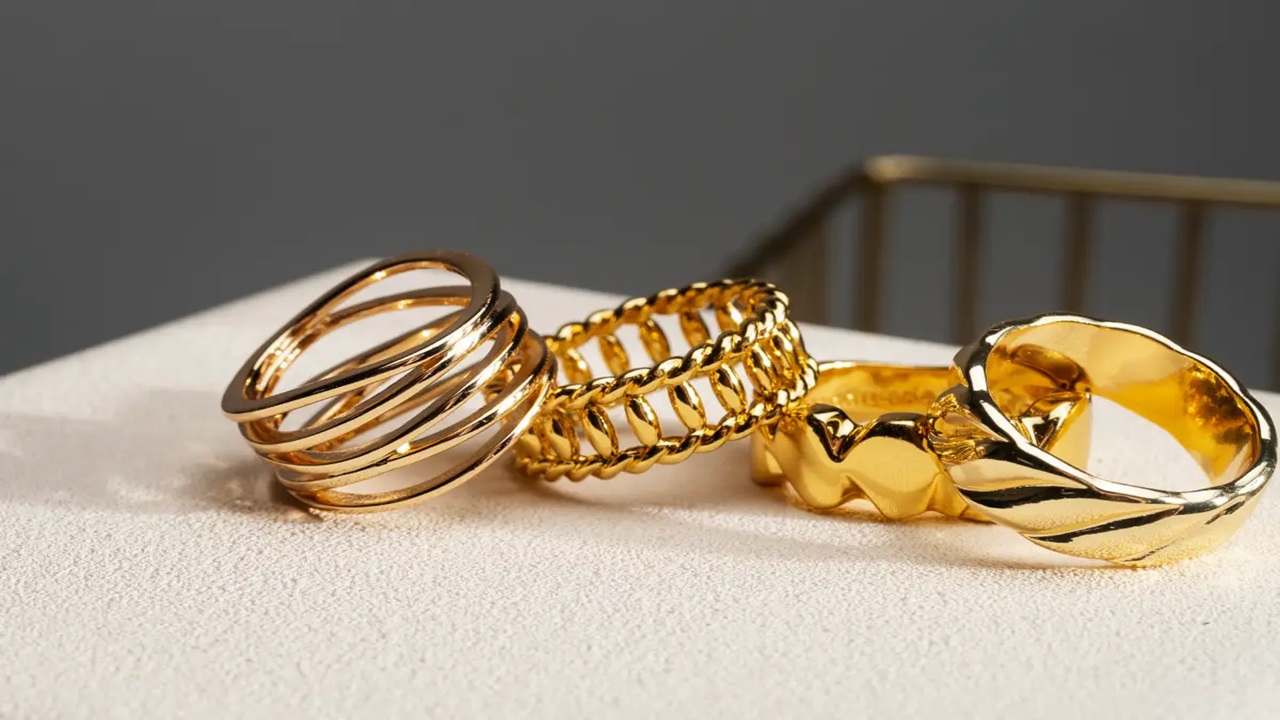 How to Restore the Sparkle of Gold Jewelry: Top Tips